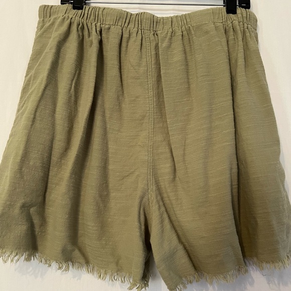 Gi Gio Plus + Army Green Shorts with fringe hem, draw string waist - Picture 2 of 3